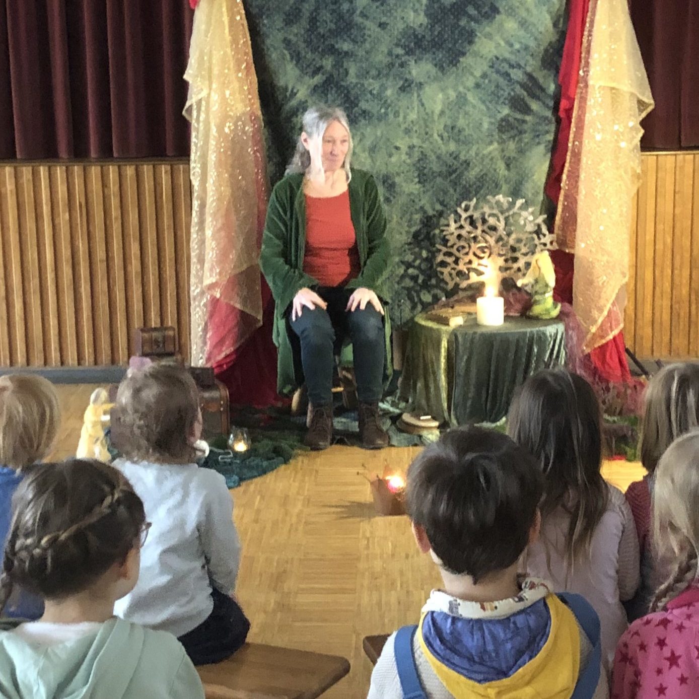 Kinderaugen leuchten auf durch frei erzählte Märchen