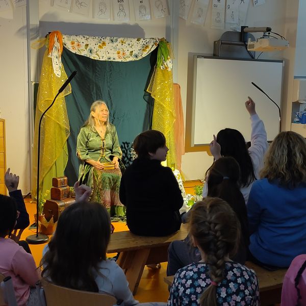 Märchen und Geschichten frei erzählt in der Schule