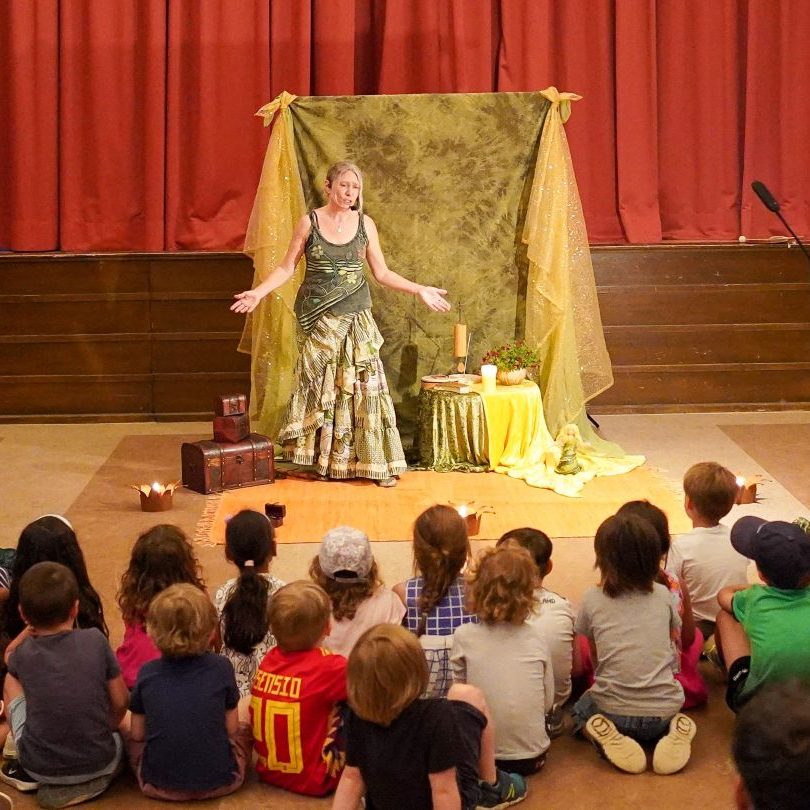 Sarah Schmidt erzählt Märchen und Geschichten im Kindergarten und in der Grundschule