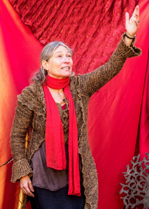 Lerne die Mündliche Erzählkunst mit Märchen- und Geschichtenerzählerin Sarah Schmidt