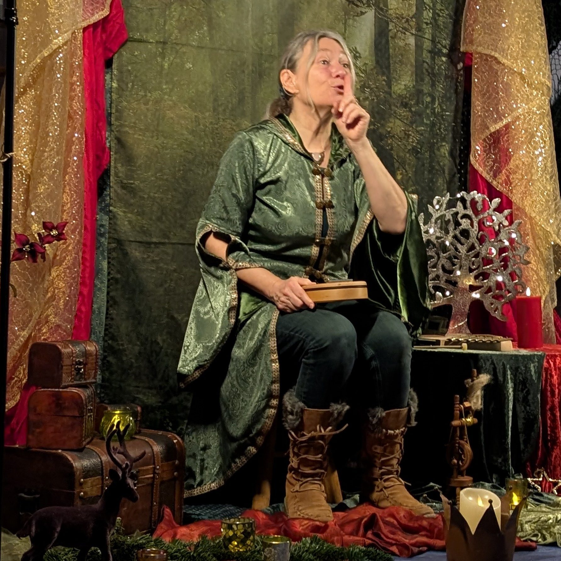 Erzählkünstlerin Sarah Schmidt kommt mit ihrer stimmungsvollen Erzählerbühne