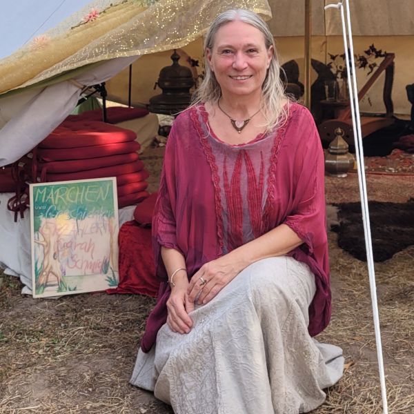 Erzählkünstlerin / Märchen- und Geschichtenerzählerin Sarah Schmidt