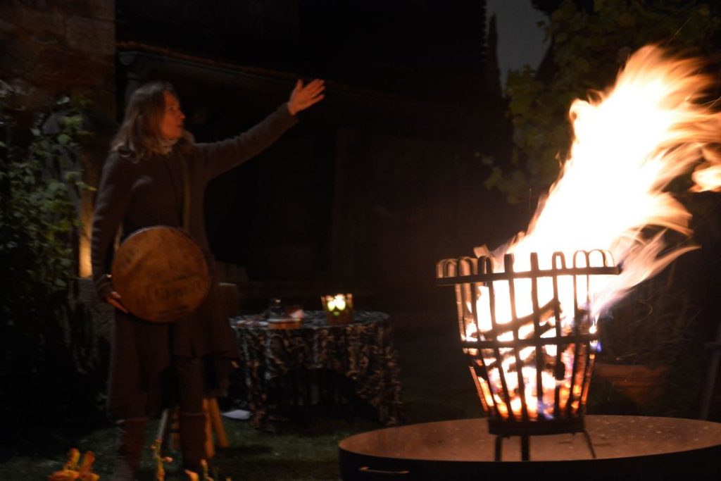 Feuer als ein Bild von Wut und Kraft